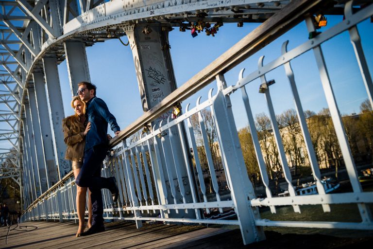 Séance engagement Love Session Paris Pont Debilly