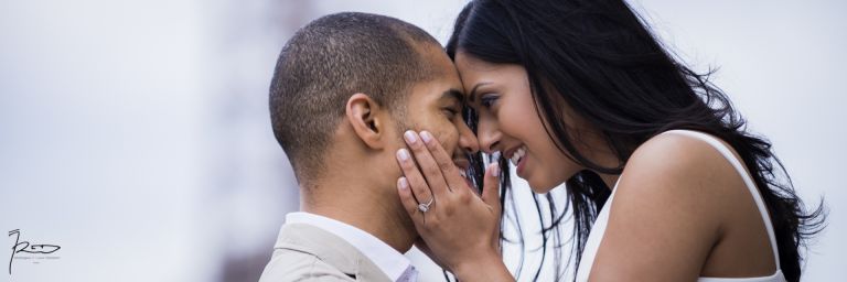 Séance engagement Paris - Love Session in Paris - Séance photo engagement paris - Séance photo Love Session paris - Photo de couple avant le mariage à Paris - Pre-wedding in Paris