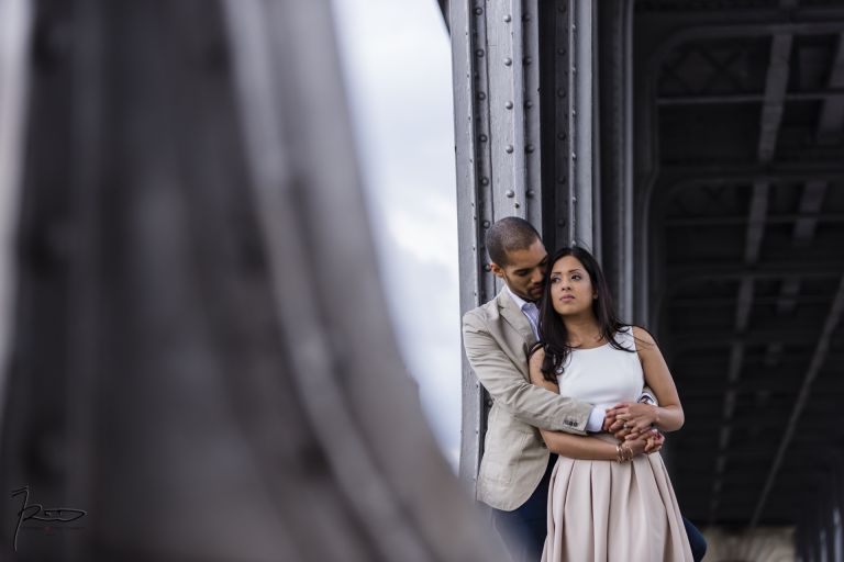 Séance engagement Paris - Love Session in Paris - Séance photo engagement paris - Séance photo Love Session paris - Photo de couple avant le mariage à Paris - Pre-wedding in Paris