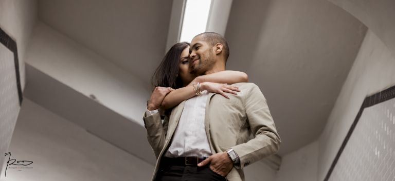 Séance engagement Paris - Love Session in Paris - Séance photo engagement paris - Séance photo Love Session paris - Photo de couple avant le mariage à Paris - Pre-wedding in Paris