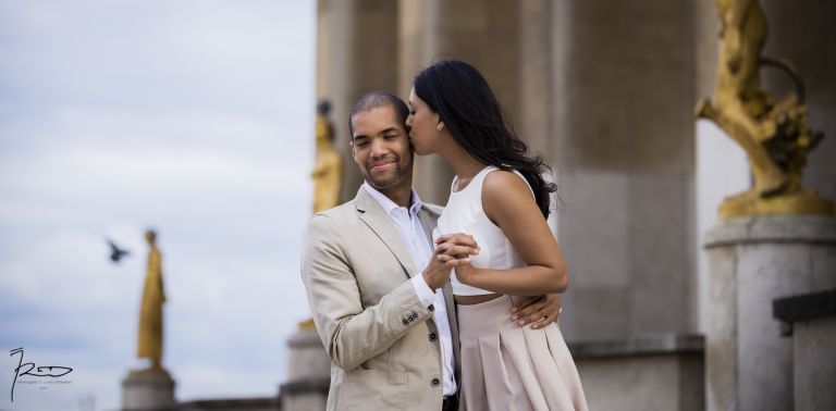 Séance engagement Paris - Love Session in Paris - Séance photo engagement paris - Séance photo Love Session paris - Photo de couple avant le mariage à Paris - Pre-wedding in Paris