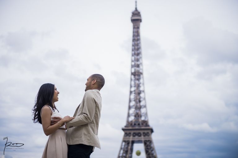 Séance engagement Paris - Love Session in Paris - Séance photo engagement paris - Séance photo Love Session paris - Photo de couple avant le mariage à Paris - Pre-wedding in Paris