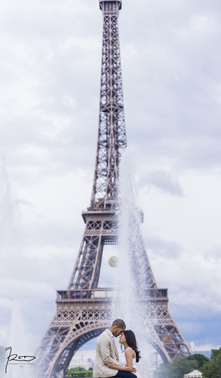 Séance engagement Paris - Love Session in Paris - Séance photo engagement paris - Séance photo Love Session paris - Photo de couple avant le mariage à Paris - Pre-wedding in Paris
