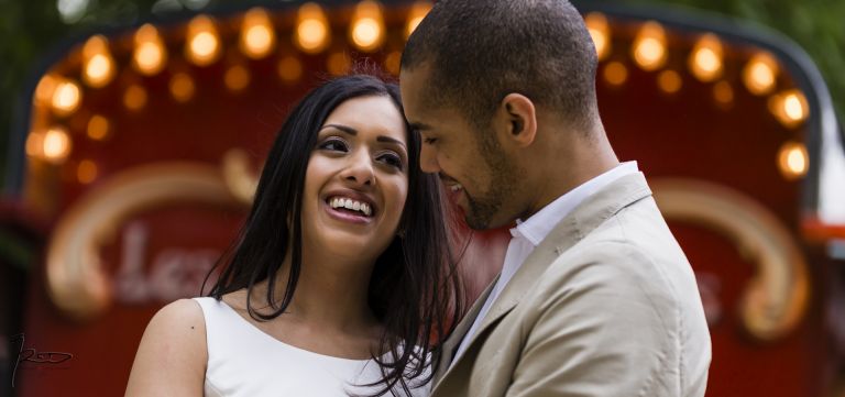 Séance engagement Paris - Love Session in Paris - Séance photo engagement paris - Séance photo Love Session paris - Photo de couple avant le mariage à Paris - Pre-wedding in Paris