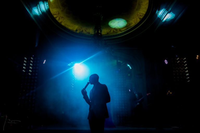 Photographe Mariage Juif Cannes. Un chanteur au Carlton de Cannes