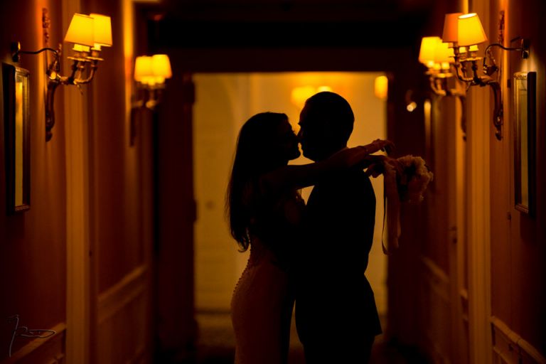 Photographe Mariage Juif Cannes, Nice, Monaco. Mariés en ombre chinoise au Carlton de Cannes