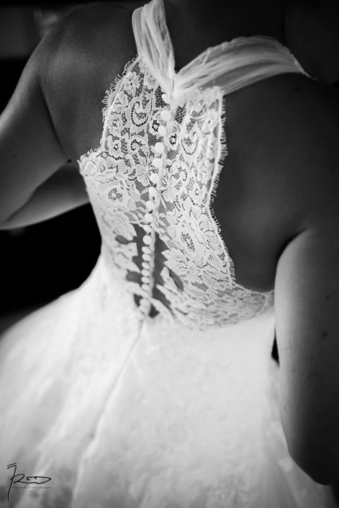 Photographe mariage Var. photographe mariage Hyères. La robe de la mariée.