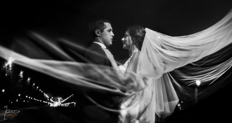 Shooting photo à Paris après le mariage.